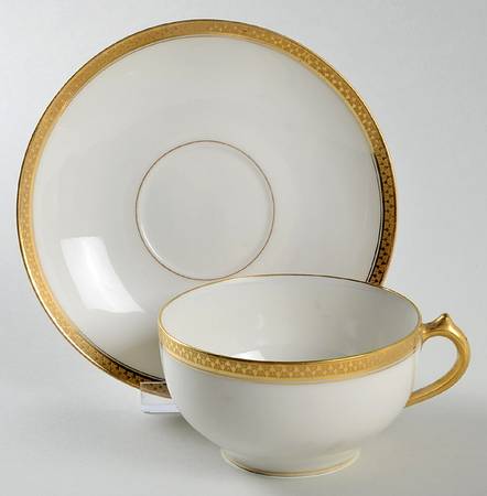 GDA5 Flat Cup & Saucer Set