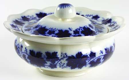 Vinranka Round Covered Vegetable by Gefle