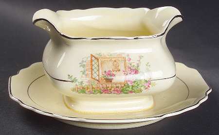 Breakfast Nook Gravy Boat with Attached Underplate