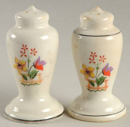 Gaylea (Lido, Canarytone) Salt & Pepper Set