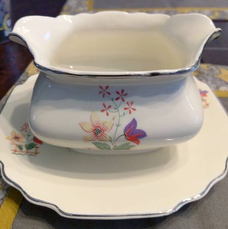 Gaylea (Lido, Canarytone) Gravy Boat with Attached Underplate