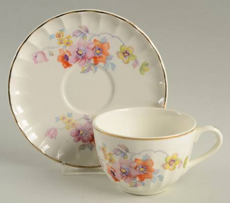 GEO102 Flat Cup & Saucer Set