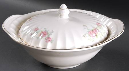B8949-4 Round Covered Vegetable