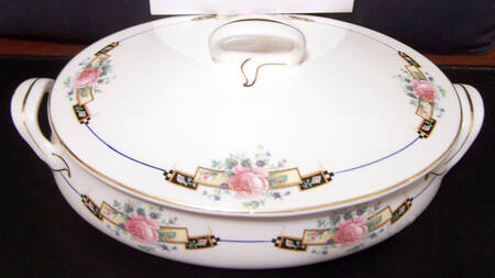 66502 Round Covered Vegetable