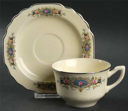GEO22 Flat Cup & Saucer Set by WS George
