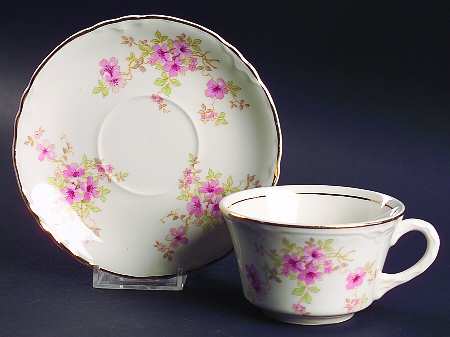 36725 Flat Cup & Saucer Set