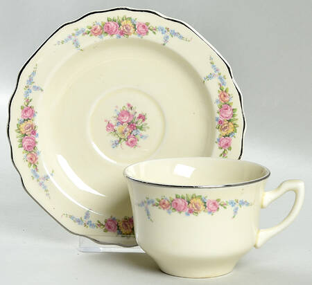 GEO47 Flat Cup & Saucer Set