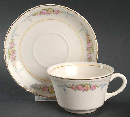 39036 Flat Cup & Saucer Set