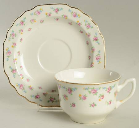 GEO70 Footed Cup & Saucer Set