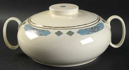 Cherokee Round Covered Vegetable