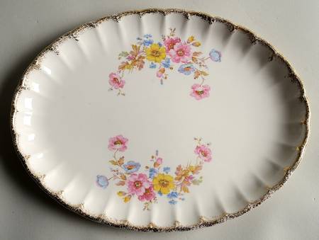 Mayfair (Bolero, Brushed Gold Trim) 11" Oval Serving Platter
