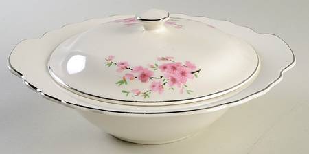 Peach Blossom (Lido, Cream, Platinum) Round Covered Vegetable