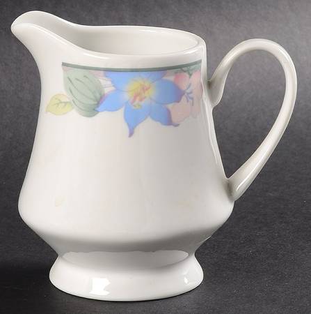 Aurora Creamer