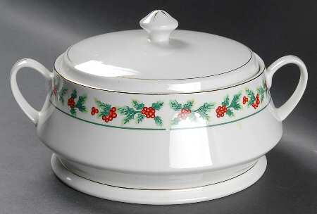 Christmas Greeting Round Covered Vegetable