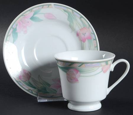 Saratoga Footed Cup & Saucer Set