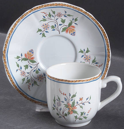 Au Sainfoin Flat Cup & Saucer Set