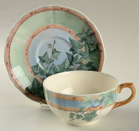 Le Lierre Breakfast Cup & Saucer Set