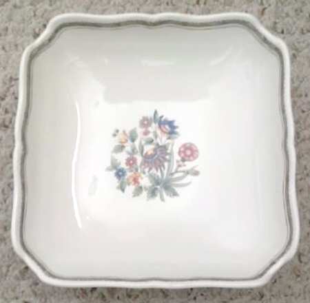 Olerys 9" Square Salad Serving Bowl