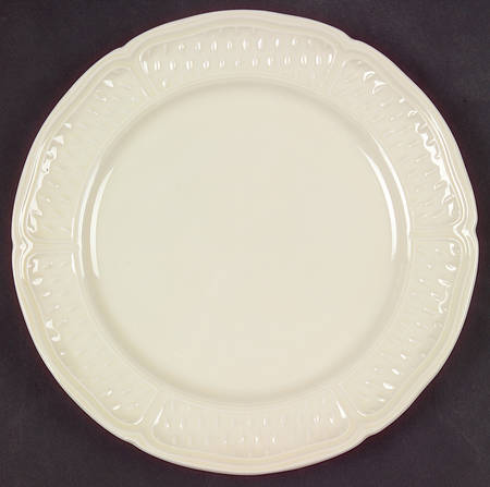 Pont Aux Choux (Cream) Canape Plate