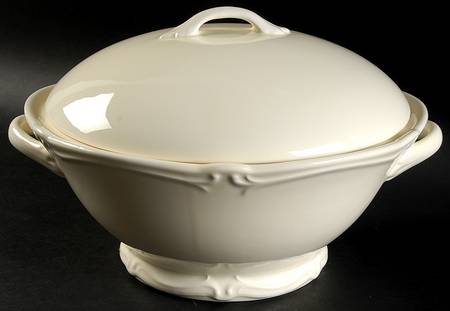 Rocaille (Cream) Round Covered Vegetable