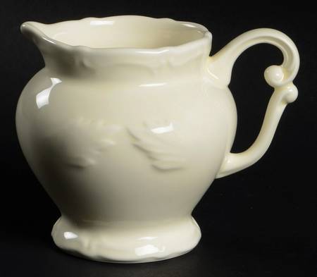 Rocaille (Cream) Creamer