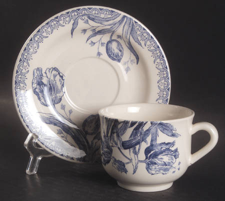 Tulipes Flat Cup & Saucer Set