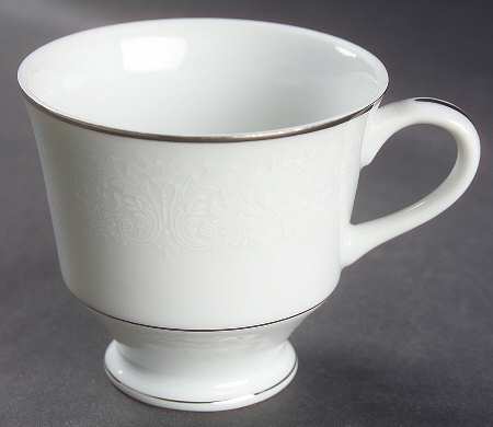 Cameo Footed Cup