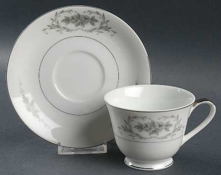 Elsinore Footed Cup & Saucer Set