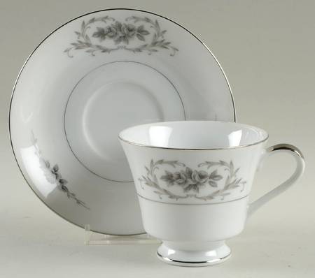 Elsinore Footed Cup & Saucer Set
