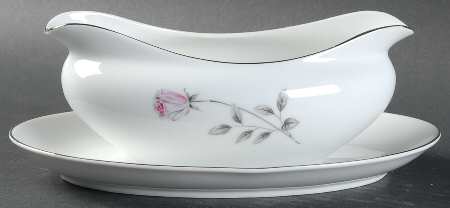 Enchantment Gravy Boat with Attached Underplate
