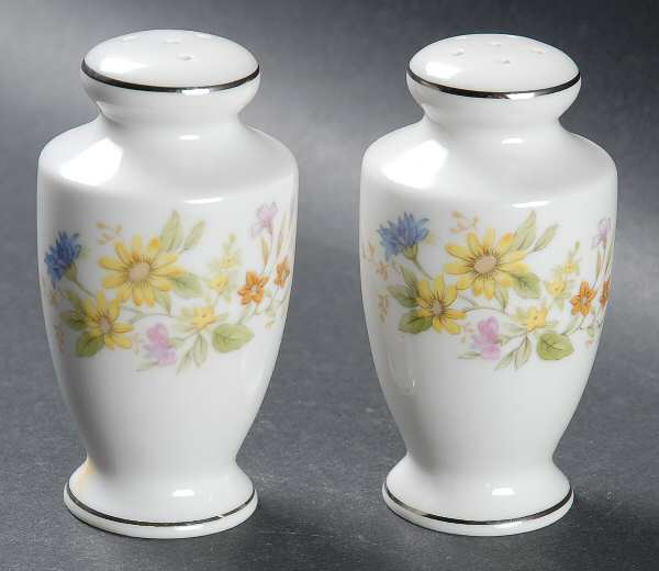 Spring Boquet Salt & Pepper Set