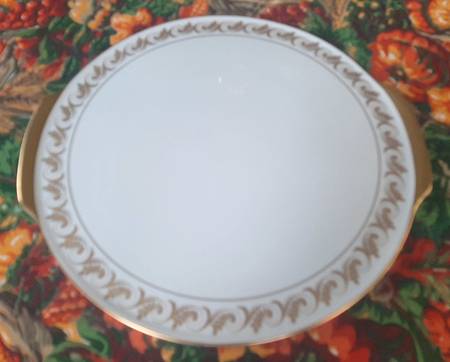 Aosta Handled Cake Plate
