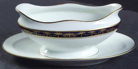 Castello Gravy Boat with Attached Underplate