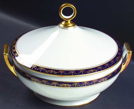 Castello Round Covered Vegetable