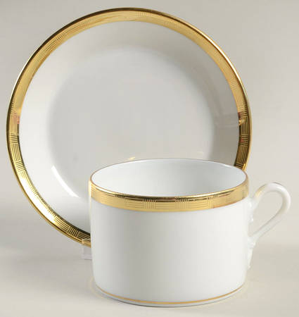 Dorato Flat Cup & Saucer Set