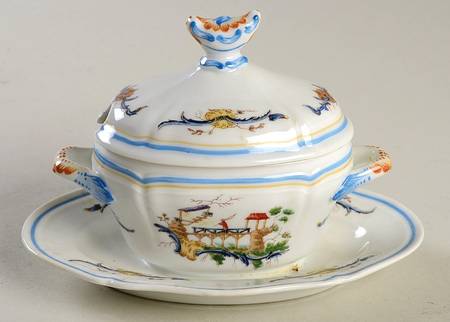 GIN2 Individual Gravy Boat & Lid W/Attached Underplate
