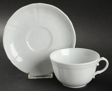 GIN28 Flat Cup & Saucer Set