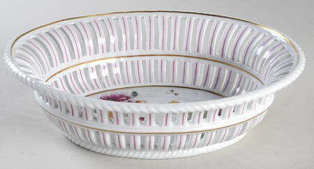 Granduca Coreana 9" Pierced Oval Bowl