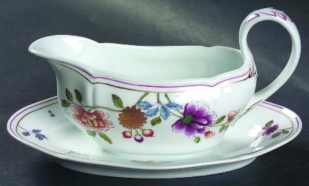 Granduca Coreana Gravy Boat with Attached Underplate