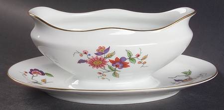 Oriente Gravy Boat with Attached Underplate