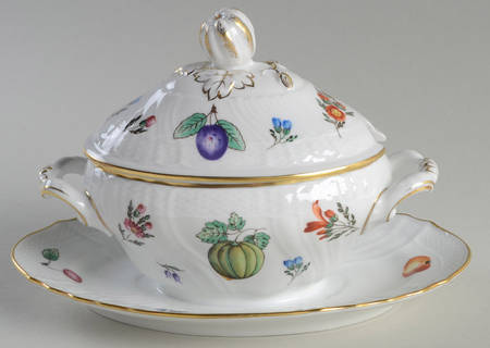 Perugia (White) Gravy Boat w/Attached Underplate & Lid