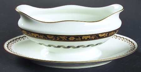 Pincio Black Gravy Boat with Attached Underplate