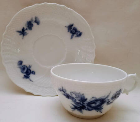 Portofino Footed Cup & Saucer Set