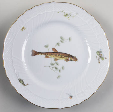 Quenelle (Scalloped) Dinner Plate