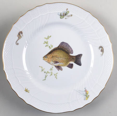 Quenelle (Scalloped) Dinner Plate