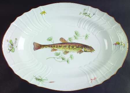 Quenelle (Scalloped) 16" Oval Serving Platter