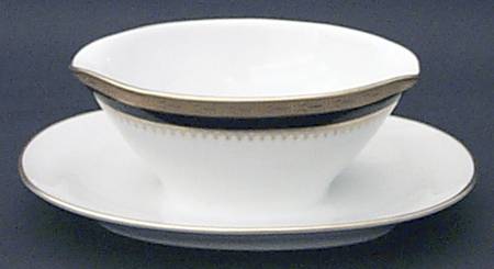 Regal Black Gravy Boat with Attached Underplate