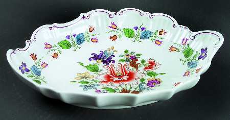Riviera (Scalloped, Cinzia Shape) 9" Scalloped Tray
