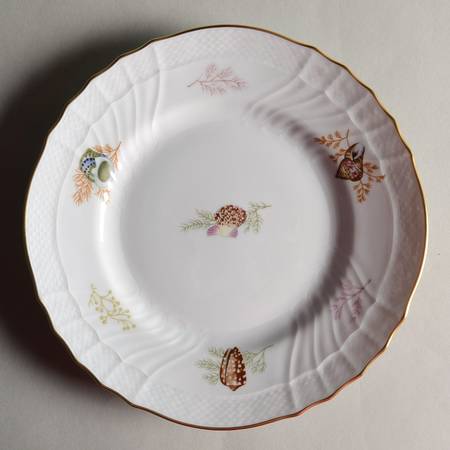 Shells Luncheon Plate