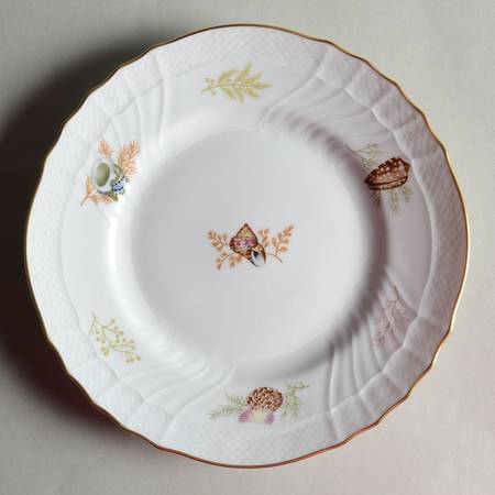 Shells Luncheon Plate